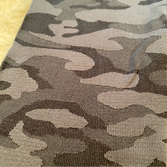 PINK Sport Seamless Booty Scrunch Leggings - Picture 6 of 6